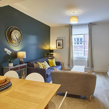 4 Blue Bridge Court