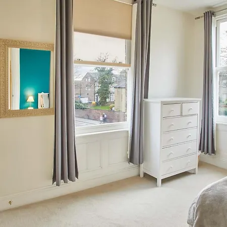 4 Blue Bridge Court York