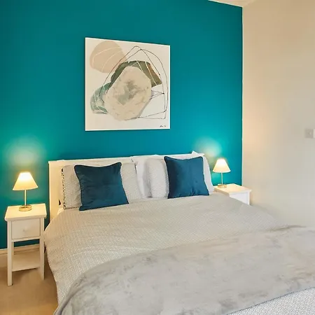 4 Blue Bridge Court Apartment *