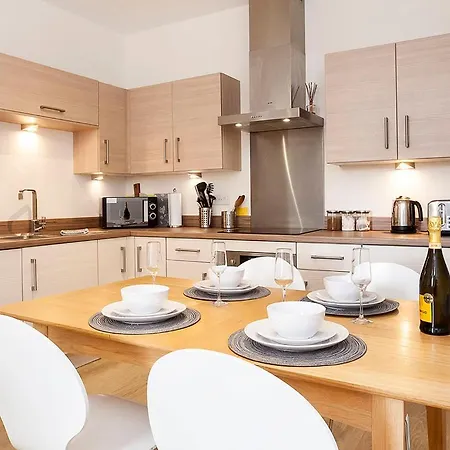 4 Blue Bridge Court Apartment York