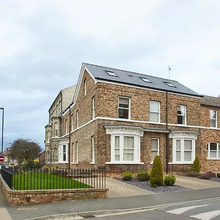 4 Blue Bridge Court Daire York